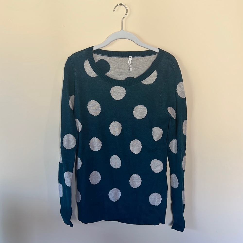 Willow & Clay crew neck sweater, size small, green & beige polka dot